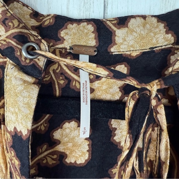 Free People tan and black floral long sleeve blouse Small - Picture 2 of 8